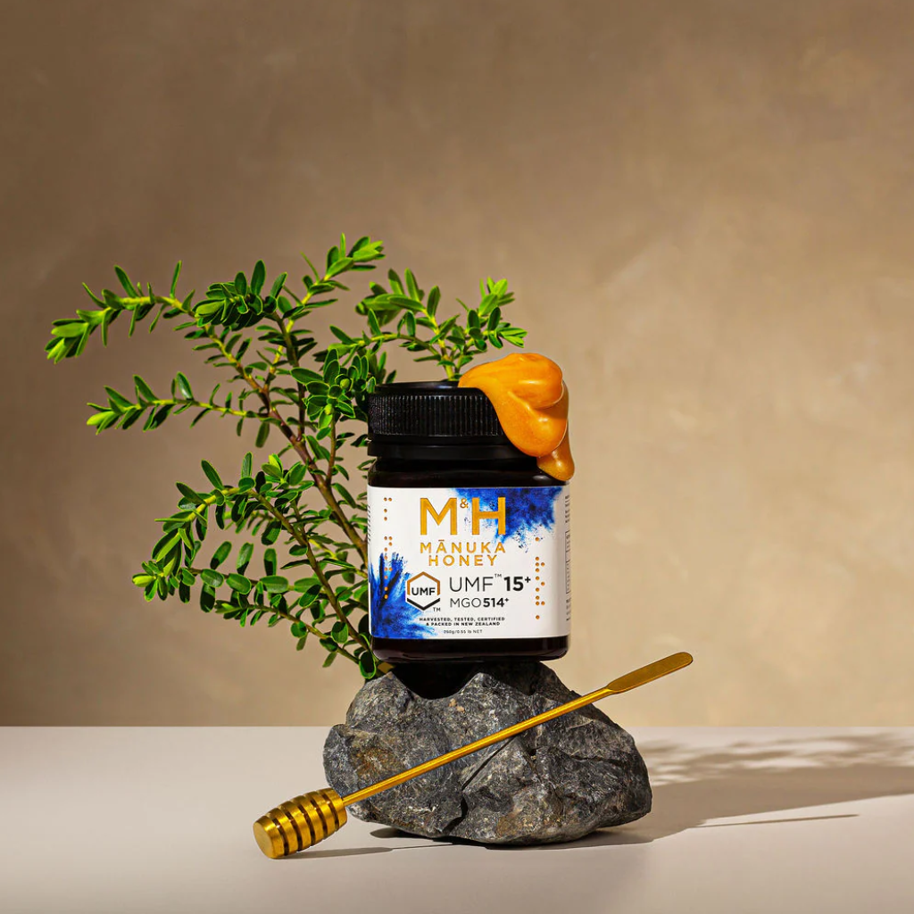 M&H Honey UMF 15+ with brass dipper